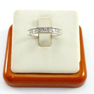 Beautiful 10K Karat Solid White Gold Ring Band with Diamonds - Nice!